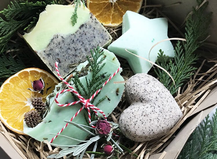 winter forest christmas soap gift set zoom